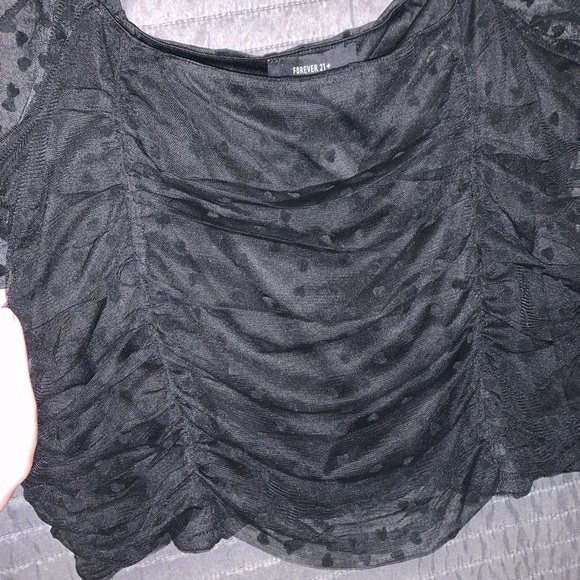 Plus size crop ruched top - Picture 3 of 5